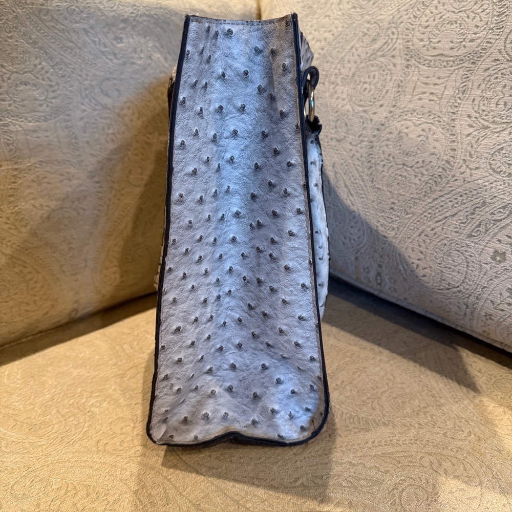 Merona Ostrich Textured Gray Tote Bag - Picture 3 of 10